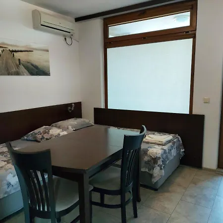 Апартамент Плами Созопол Apartment Sozopol